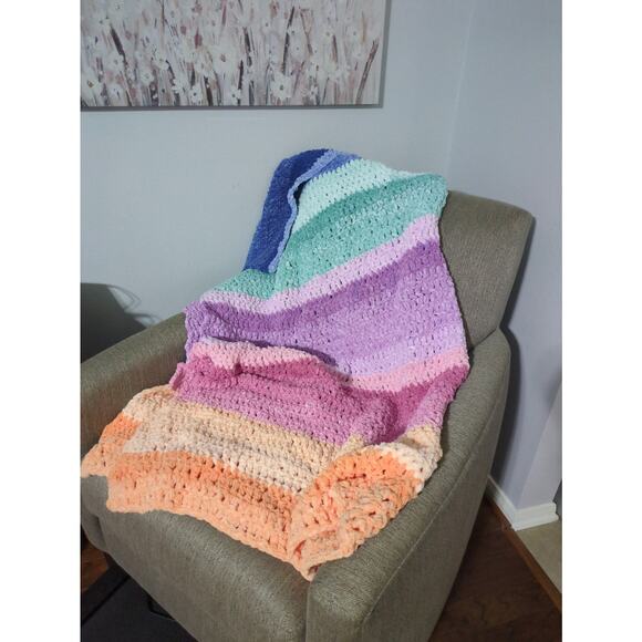 Multicolored crochet blanket - Picture 1 of 5